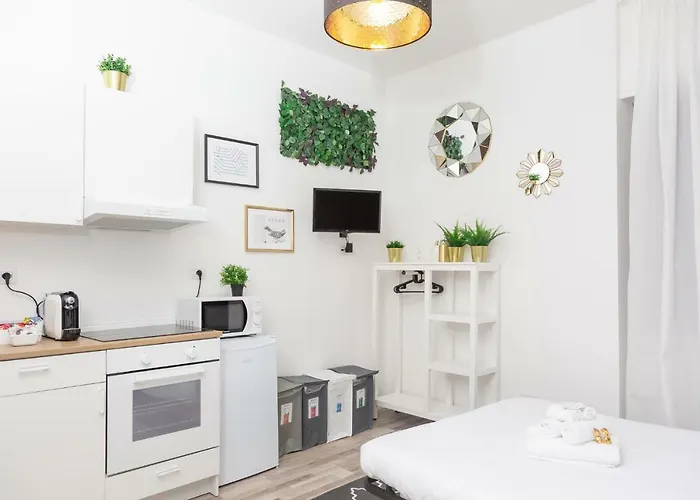 Paruta 65 Szálloda *