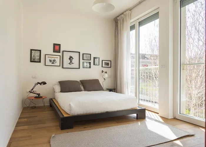 Stylish Loft With Garden, 8 Guests, 3 Bedrooms 公寓