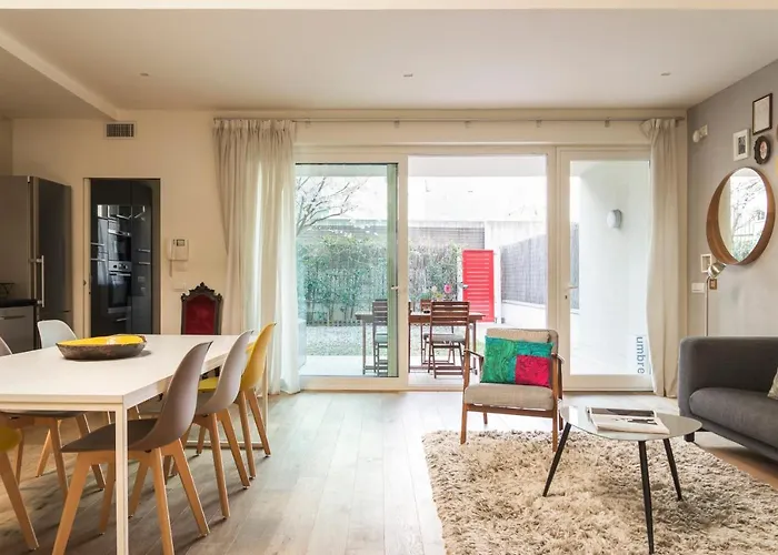 Stylish Loft With Garden, 8 Guests, 3 Bedrooms 公寓
