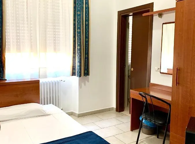 Hotell Alessander 2*