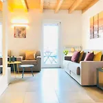Stepandgo Navigli * ميلان