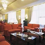 Ξενοδοχείο Lloyd 4*