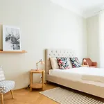 The Rent - Cozy Two-bedrooms In Pasteur District