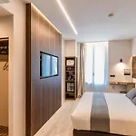 Aiello - 4*