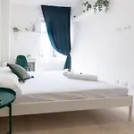 Arici 15 * Milaan