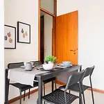 The Rent - Beautiful Three-bedrooms Near Metro Lodi *