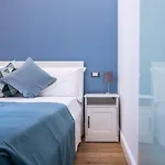 Unique In Center Apartment *