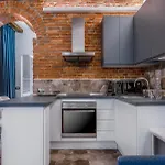 Unique In Center Apartment