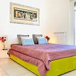Stepandgo Navigli ميلان