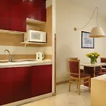 Unaway & Quark Due Aparthotel 4*