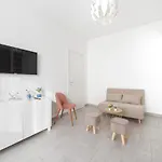 Apartman Guesthost - Piazza Tripoli Bright *
