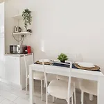 Apartman Guesthost - Piazza Tripoli Bright *