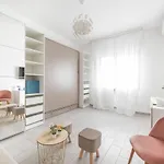 Guesthost - Piazza Tripoli Bright Apartman Milánó
