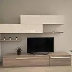 아파트 Shining House In