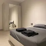 아파트 Shining House In *