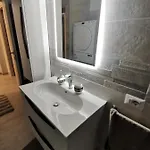 Shining House In 아파트 *