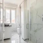 Guesthost - Garibaldi & Gae Aulenti Modern With Private Parking! Apartment *