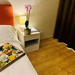 فندق Blaise & Francis 4*