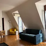 Easy Isola, For An Easy Apartament *