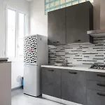 Youhosty - Venini 59 * Milan