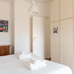 Youhosty - Buonarroti 15 * Milaan
