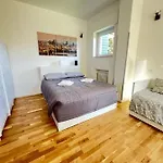 아파트 Nice And Comfy : Central Area Of *