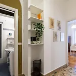 Living Isola 아파트