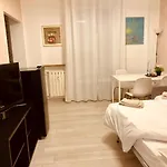 Lovely 2 With Small Garden ميلان