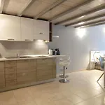 - Fiera شقة ميلان