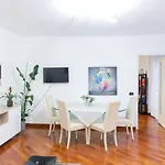 Sweet House Corso Genova Apartment *