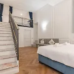 Duomo Smart بيت ضيافة 4*