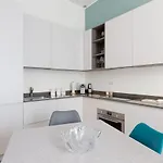 Con Balcone- Bullona District *