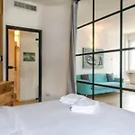 Apartmán Luxury Flat By Station / Unique View *