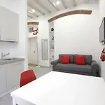 Just Urban - Stylish 1br In Center - Balcony And Metro M2 M4 *