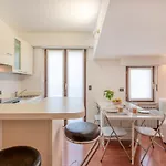 Ferrucci, 6 - Monolocale Al Settimo Cielo Apartment Milan