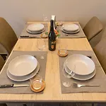 Modern&bright 2 Bedroom Flat 50m From M4 Stop Lejlighed Milano