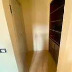 アパート In *