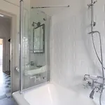 Adelaide Elegant Milano