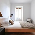 Adelaide Elegant * Milano