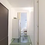 Primopiano - Argonne Lejlighed Milano