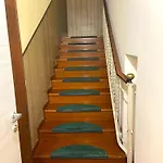 アパート In *