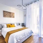 Διαμέρισμα 5 Min Walk From Subway Elegant & Modern Μιλάνο