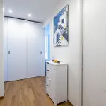 5 Min Walk From Subway Elegant & Modern Διαμέρισμα