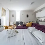 Διαμέρισμα 5 Min Walk From Subway Elegant & Modern *