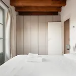 Apartamento Guesthost - Modern In With Balcony Milão
