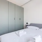 Guesthost - Renovated Apts