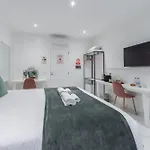 Leia Hospitality Pensionat Milano