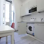 Just Urban - Stylish 1br In Center - Balcony And Metro M2 M4 アパート