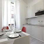 アパート Just Urban - Stylish 1br In Center - Balcony And Metro M2 M4 ミラノ