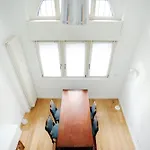 Giovio Duplex Apartment Milan